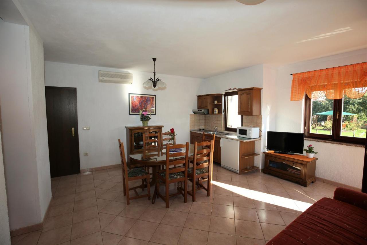 Villa Linet Funtana Εξωτερικό φωτογραφία